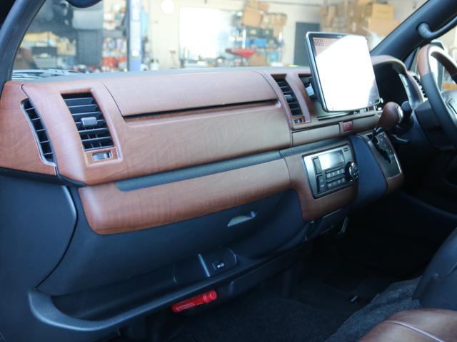 ハイエースバン スーパーＧＬ　ダークプライムＩＩ　Ｒｅｎｏｃａ　ＣｏａｓｔＬｉｎｅｓ　角目４灯　フロントバンパーメッキラッピング　マットブラック塗装　アルパインＢＩＧ－Ｘ　パノラミックビューモニター　ＨＤＭＩポート　ベットキット　シートカバー（77枚目）