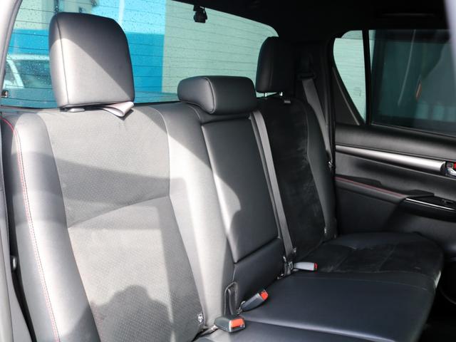 ハイラックス Ｚ　ＧＲスポーツ　フロント２インチリフトアップ　ソフトトノカバー　ベッドライナー　ＧＲマッドフラップ　ＧＲフロアマット　ＴＯＹＯＴＡデカール　サイドバイザー　ＲＡＹＳ１７ＡＷ　ＹＯＫＯＨＡＭＡジオランダー２７５ＭＴ（38枚目）