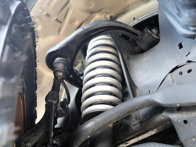 ハイラックス Ｚ　ＧＲスポーツ　フロント２インチリフトアップ　ソフトトノカバー　ベッドライナー　ＧＲマッドフラップ　ＧＲフロアマット　ＴＯＹＯＴＡデカール　サイドバイザー　ＲＡＹＳ１７ＡＷ　ＹＯＫＯＨＡＭＡジオランダー２７５ＭＴ（67枚目）