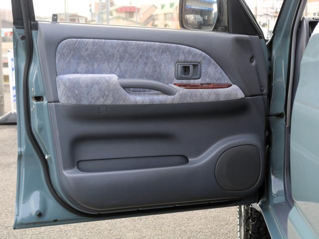 ランドクルーザープラド ＴＸリミテッド　アンヴィルカラー　丸目フェイス換装　オレンジサイドマーカー　コーナーレンズ　スモークテールランプ　マットブラック塗装　ＤＥＡＮカリフォルニア１６インチＡＷ　ＢＦグッドリッチ２３５ＡＴタイヤ（67枚目）