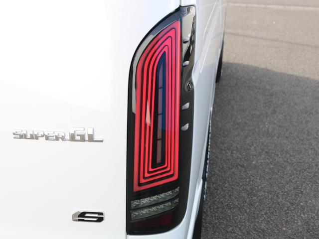 ハイエースバン ロングスーパーＧＬ　ダークプライムＳ　Ｔ－Ｆｏｒｃｅフロントスポイラー　ＧＲマッドフラップ　ＮＥＯＴＲＡＣＥ　ＬＥＤテール　ＮＴ１　１６ＡＷ　ＴＯＹＯオープンカントリー　ベッドキット　サイドバー　カロッツェリア７インチナビ　ＨＤＭＩポート（42枚目）