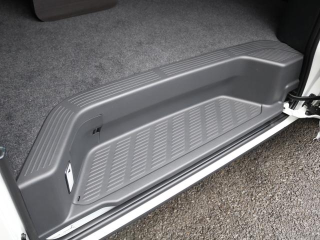 ハイエースワゴン ＧＬ　スマートベッド　デルフィーノラインフロントスポイラー　オーバーフェンダー　１インチローダウン　ヘッドライトインナーブラック塗装　ＮＥＯＴＲＡＣＥ　ＬＥＤテールランプ　ＢＩＧ－Ｘ　フリップダウンモニター（41枚目）