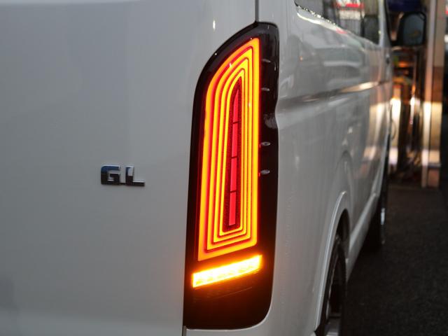 ハイエースワゴン ＧＬ　スマートベッド　デルフィーノラインフロントスポイラー　オーバーフェンダー　１インチローダウン　ヘッドライトインナーブラック塗装　ＮＥＯＴＲＡＣＥ　ＬＥＤテールランプ　ＢＩＧ－Ｘ　フリップダウンモニター（42枚目）