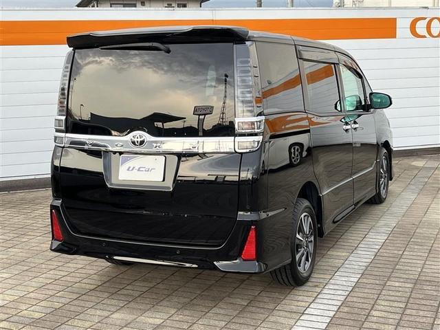 ヴォクシー ＺＳ　煌ＩＩＩ　４ＷＤ　フルセグ　メモリーナビ　ＤＶＤ再生　ミュージックプレイヤー接続可　後席モニター　バックカメラ　衝突被害軽減システム　ＥＴＣ　ドラレコ　両側電動スライド　ＬＥＤヘッドランプ　ウオークスルー（3枚目）