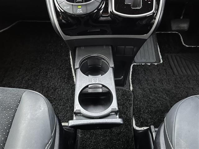 ヴォクシー ＺＳ　煌ＩＩＩ　４ＷＤ　フルセグ　メモリーナビ　ＤＶＤ再生　ミュージックプレイヤー接続可　後席モニター　バックカメラ　衝突被害軽減システム　ＥＴＣ　ドラレコ　両側電動スライド　ＬＥＤヘッドランプ　ウオークスルー（32枚目）