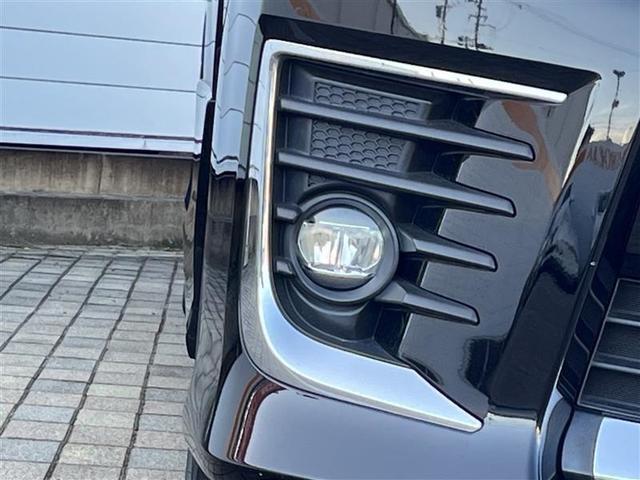 ヴォクシー ＺＳ　煌ＩＩ　フルセグ　メモリーナビ　ＤＶＤ再生　ミュージックプレイヤー接続可　バックカメラ　衝突被害軽減システム　ＥＴＣ　両側電動スライド　ＬＥＤヘッドランプ　ウオークスルー　乗車定員７人　３列シート　フルエアロ（5枚目）