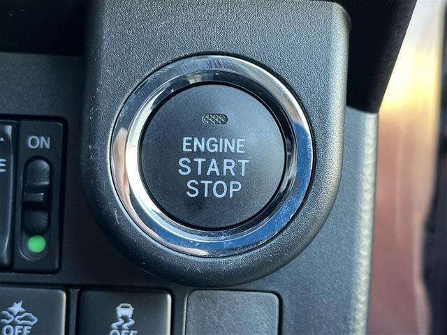 バッグやポケットにキーを入れっ放しでもエンジンＯＮ／ＯＦＦできるエンジンスイッチ。