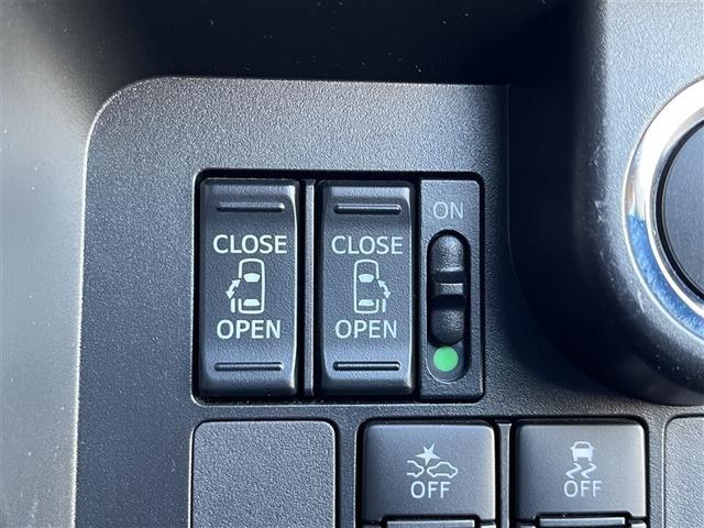 両側電動スライドドアのスイッチ付です。車内からもスイッチひとつで楽にドアの開閉が可能です。電動なので開閉時に力を使う必要がなく、半ドアになることもありません！