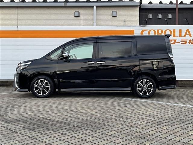 ヴォクシー ZS 煌 フルセグ メモリーナビ DVD再生 ミュージックプレイヤー接続可 後席モニター バックカメラ 衝突被害軽減システム ETC 両側電動スライド LEDヘッドランプ 乗車定員7人 3列シート フルエアロ(2枚目)