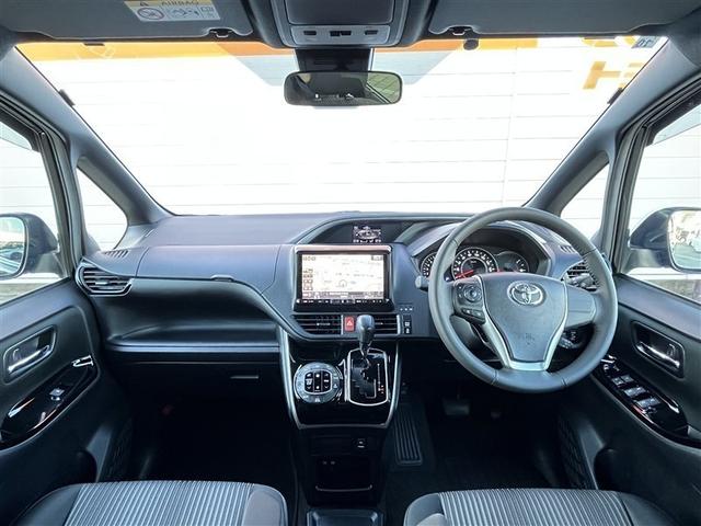 ヴォクシー ZS 煌 フルセグ メモリーナビ DVD再生 ミュージックプレイヤー接続可 後席モニター バックカメラ 衝突被害軽減システム ETC 両側電動スライド LEDヘッドランプ 乗車定員7人 3列シート フルエアロ(7枚目)