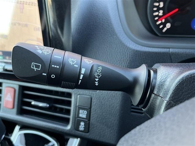 ヴォクシー ZS 煌 フルセグ メモリーナビ DVD再生 ミュージックプレイヤー接続可 後席モニター バックカメラ 衝突被害軽減システム ETC 両側電動スライド LEDヘッドランプ 乗車定員7人 3列シート フルエアロ(11枚目)