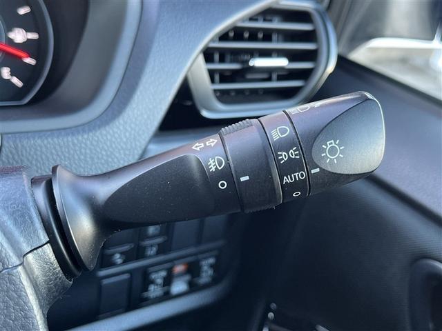 ヴォクシー ZS 煌 フルセグ メモリーナビ DVD再生 ミュージックプレイヤー接続可 後席モニター バックカメラ 衝突被害軽減システム ETC 両側電動スライド LEDヘッドランプ 乗車定員7人 3列シート フルエアロ(12枚目)