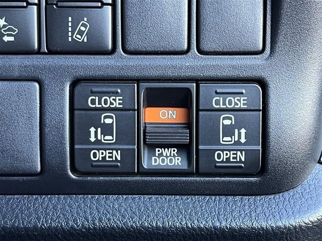 ヴォクシー ZS 煌 フルセグ メモリーナビ DVD再生 ミュージックプレイヤー接続可 後席モニター バックカメラ 衝突被害軽減システム ETC 両側電動スライド LEDヘッドランプ 乗車定員7人 3列シート フルエアロ(17枚目)