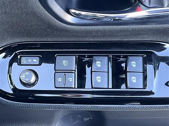 ヴォクシー ZS 煌 フルセグ メモリーナビ DVD再生 ミュージックプレイヤー接続可 後席モニター バックカメラ 衝突被害軽減システム ETC 両側電動スライド LEDヘッドランプ 乗車定員7人 3列シート フルエアロ(20枚目)