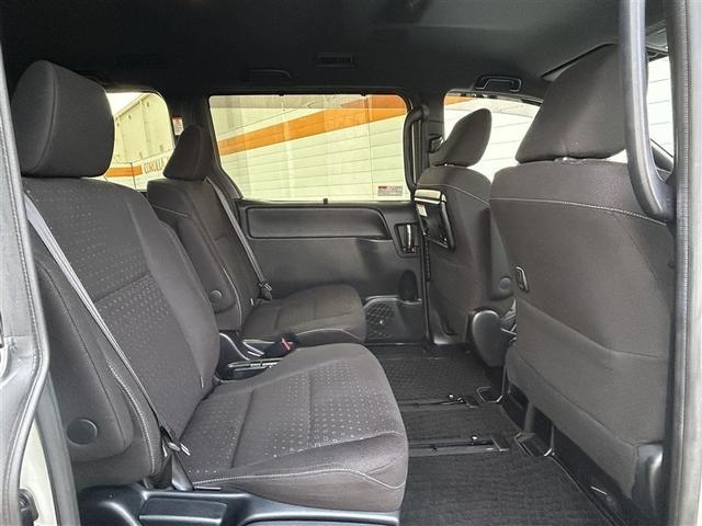 ノア ハイブリッドG フルセグ メモリーナビ DVD再生 ミュージックプレイヤー接続可 バックカメラ 衝突被害軽減システム ETC 両側電動スライド LEDヘッドランプ 乗車定員7人 3列シート 記録簿(23枚目)