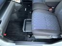助手席シートアンダートレイ