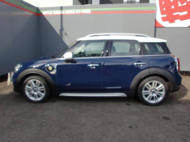 ＭＩＮＩ クーパーＳ　Ｅ　クロスオーバー　オール４　プラグインハイブリッド　４ＷＤ　シートヒーター　パワーバックドア　サンルーフ　ナビ　バックカメラ　前後ドラレコ　ＥＴＣ　充電コードあり（5枚目）