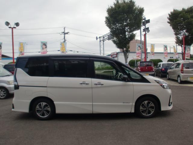 セレナ ｅ－パワー　ハイウェイスターＶ　ワンオーナー　純正ナビ　ＴＶ　アラウンドビューモニター　両側電動スライドドア　プロパイロット　エマージェンシーブレーキ　インテリジェントキー　純正ＡＷ（4枚目）