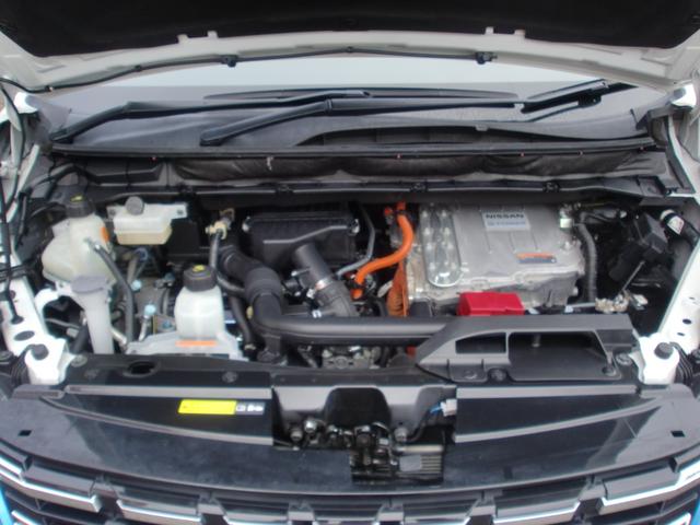 セレナ ｅ－パワー　ハイウェイスターＶ　ワンオーナー　純正ナビ　ＴＶ　アラウンドビューモニター　両側電動スライドドア　プロパイロット　エマージェンシーブレーキ　インテリジェントキー　純正ＡＷ（17枚目）
