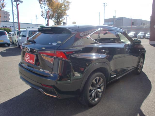 NX NX300h Fスポーツ ワンオーナー 純正ナビ TV Bカメラ 革シート セーフティーセンス パワートランク スマートキー 純正AW 4WD(8枚目)