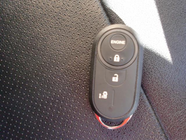 Ｎ－ＢＯＸ Ｇ・Ｌホンダセンシング　ワンオーナー　４ＷＤ　禁煙車　衝突軽減ブレーキ　路外逸脱抑制機能　シートカバー　ナビ　ＴＶ　バックカメラ　ＥＴＣ　ドラレコ　両側スライド　片側電動スライドドア　シートヒーター（17枚目）