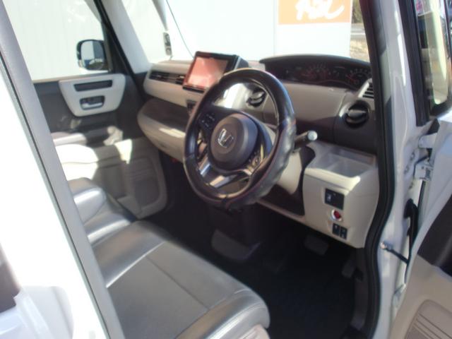 Ｎ－ＢＯＸ Ｇ・Ｌホンダセンシング　ワンオーナー　４ＷＤ　禁煙車　衝突軽減ブレーキ　路外逸脱抑制機能　シートカバー　ナビ　ＴＶ　バックカメラ　ＥＴＣ　ドラレコ　両側スライド　片側電動スライドドア　シートヒーター（18枚目）