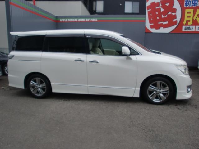 エルグランド ライダー　白本革シート　マニュアルシート　オーテック　ワンオーナー　４ＷＤ　ホワイトレザーシート　両側電動スライドドア　ＳＤナビ　ＴＶ　バックカメラ　ＥＴＣ　フリップダウンモニター　７人乗り（4枚目）