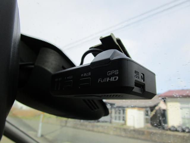 セレナ ハイウェイスター　Ｓ　ハイブリット　４ＷＤ　フルセグナビ　アラウンドビューモニター　パーキングアシスト　ドライブレコーダー　両側パワースライドドア　デジタルルームミラー　Ｂｌｕｅｔｏｏｔｈ　ＤＶＤ　シートヒーター　オートライト　８人乗り（16枚目）