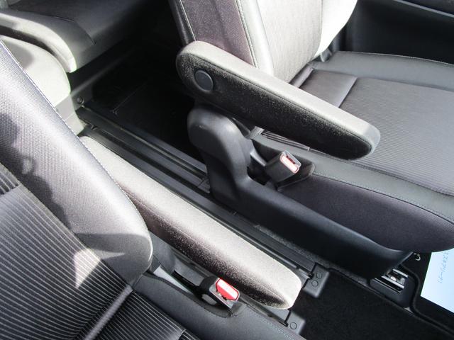 セレナ ハイウェイスター　Ｓ　ハイブリット　４ＷＤ　フルセグナビ　アラウンドビューモニター　パーキングアシスト　ドライブレコーダー　両側パワースライドドア　デジタルルームミラー　Ｂｌｕｅｔｏｏｔｈ　ＤＶＤ　シートヒーター　オートライト　８人乗り（71枚目）