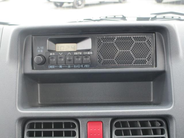 キャリイトラック ＫＣエアコン・パワステ　４ＷＤ　マニュアル車　横滑り防止機能　ＦＭ／ＡＭラジオ　衝突被害軽減システム　パワーウインドウ　キーレスエントリー　スペアキー　保証付販売車（9枚目）