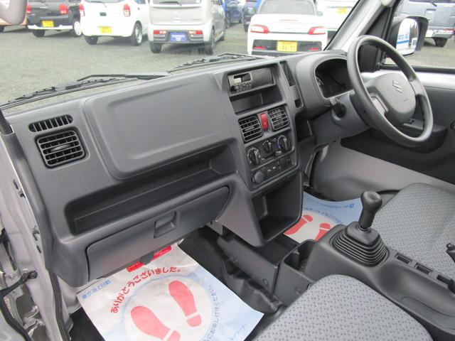 キャリイトラック ＫＣエアコン・パワステ　４ＷＤ　マニュアル車　横滑り防止機能　ＦＭ／ＡＭラジオ　衝突被害軽減システム　パワーウインドウ　キーレスエントリー　スペアキー　保証付販売車（28枚目）