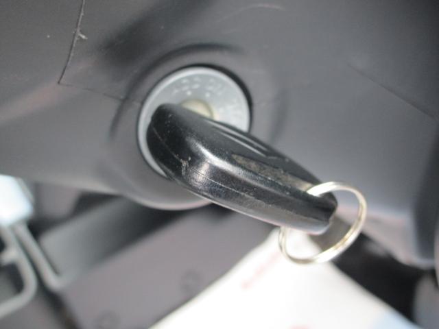 キャリイトラック ＫＣエアコン・パワステ　４ＷＤ　マニュアル車　横滑り防止機能　ＦＭ／ＡＭラジオ　衝突被害軽減システム　パワーウインドウ　キーレスエントリー　スペアキー　保証付販売車（31枚目）