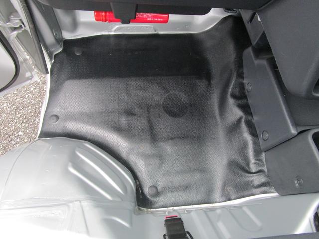 キャリイトラック ＫＣエアコン・パワステ　４ＷＤ　マニュアル車　横滑り防止機能　ＦＭ／ＡＭラジオ　衝突被害軽減システム　パワーウインドウ　キーレスエントリー　スペアキー　保証付販売車（35枚目）