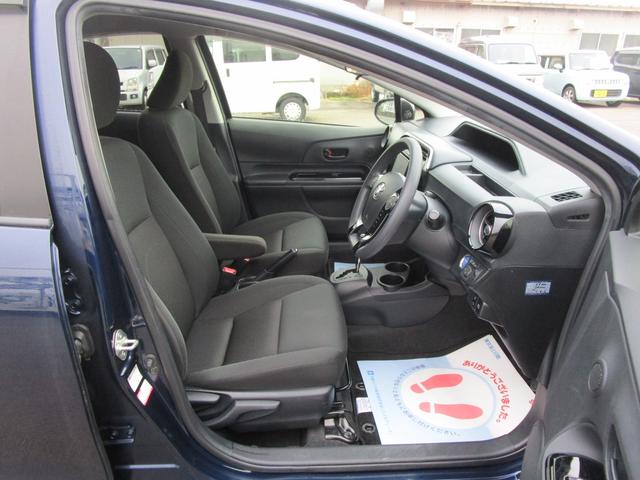 アクア Ｓスタイルブラック　２ＷＤ　ナビ　バックカメラ　ＥＴＣ　Ｂｌｕｅｔｏｏｔｈ　オートライト　衝突被害軽減システム　横滑り防止機能　オートエアコン　プッシュスタート　スマートキー　ＩＳＯＦＩＸ　盗難防止システム（7枚目）