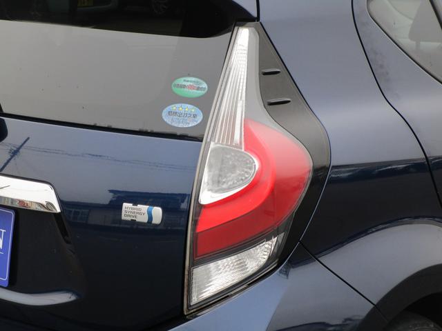 アクア Ｓスタイルブラック　２ＷＤ　ナビ　バックカメラ　ＥＴＣ　Ｂｌｕｅｔｏｏｔｈ　オートライト　衝突被害軽減システム　横滑り防止機能　オートエアコン　プッシュスタート　スマートキー　ＩＳＯＦＩＸ　盗難防止システム（53枚目）