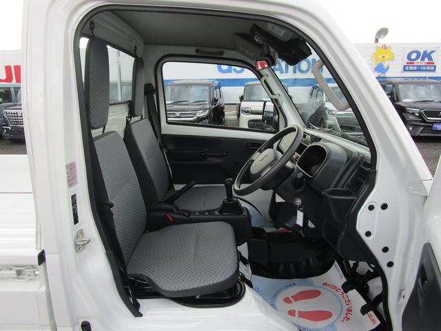 キャリイトラック ＫＣエアコンパワステ　４ＷＤ　マニュアル車　横滑り防止機能　衝突被害軽減システム　ＦＭ／ＡＭラジオ　マニュアルエアコン　スペアキー　保証付販売車（6枚目）