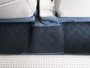 後席にもフロアマットが敷いてあります