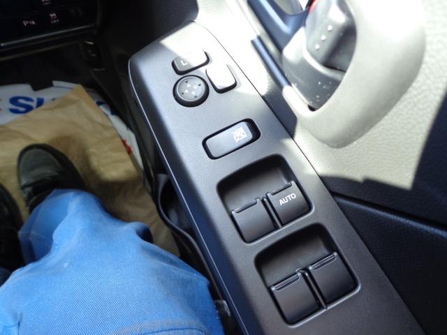 ワゴンＲ ＦＸ　４ＷＤ　５ＭＴ　届出済未使用車　ＣＤプレーヤー　スズキセーフティサポート　スマートキー　ハイビームアシスト　リヤコーナーセンサー（12枚目）