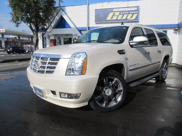 キャデラックエスカレード ESV 22インチ純正アルミホイール・サンルーフ・4WD・3列シート・純正ベージュレザーシート・社外ナビ・ドラレコ・マルチビューカメラ・BOSEサウンド・オートクルーズ・CROSSマフラー・ETC(2枚目)