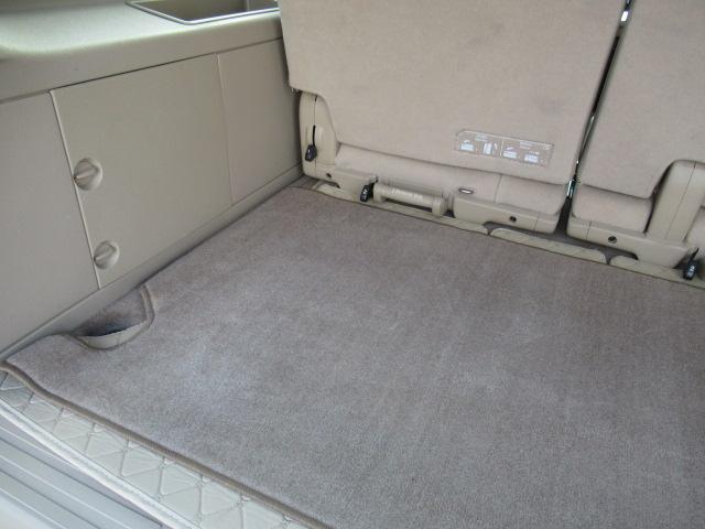 キャデラックエスカレード ESV 22インチ純正アルミホイール・サンルーフ・4WD・3列シート・純正ベージュレザーシート・社外ナビ・ドラレコ・マルチビューカメラ・BOSEサウンド・オートクルーズ・CROSSマフラー・ETC(22枚目)