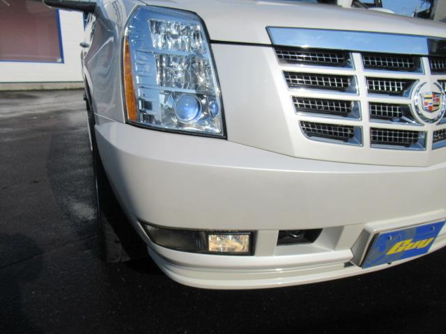 キャデラックエスカレード ESV 22インチ純正アルミホイール・サンルーフ・4WD・3列シート・純正ベージュレザーシート・社外ナビ・ドラレコ・マルチビューカメラ・BOSEサウンド・オートクルーズ・CROSSマフラー・ETC(39枚目)