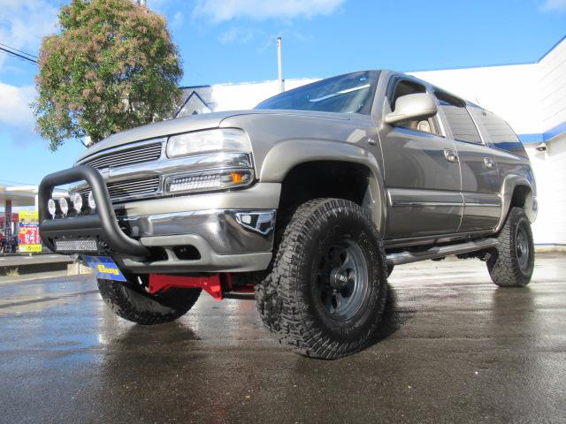 シボレーサバーバン ＬＴ　新車並行車・１ナンバー登録車・フロントバンパーガード・ＬＥＤバー・サイドステップ・サンルーフ・レザーシート・社外１６インチアルミホイール・社外ナビ・リアモニター・バックカメラ・ＥＴＣ（5枚目）