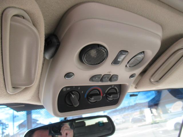 シボレーサバーバン ＬＴ　新車並行車・１ナンバー登録車・フロントバンパーガード・ＬＥＤバー・サイドステップ・サンルーフ・レザーシート・社外１６インチアルミホイール・社外ナビ・リアモニター・バックカメラ・ＥＴＣ（16枚目）