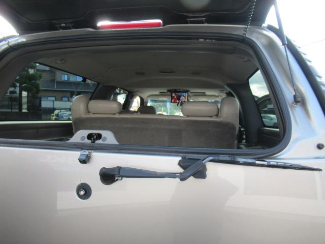 シボレーサバーバン ＬＴ　新車並行車・１ナンバー登録車・フロントバンパーガード・ＬＥＤバー・サイドステップ・サンルーフ・レザーシート・社外１６インチアルミホイール・社外ナビ・リアモニター・バックカメラ・ＥＴＣ（26枚目）