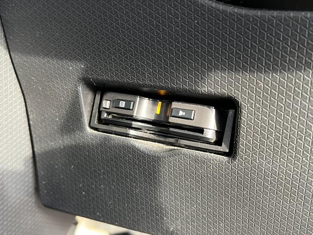 タント カスタムL Bluetooth接続 クリアランスソナー オートマチックハイビーム 衝突被害軽減システム アイドリングストップ オートライト レーンアシスト 横滑り防止装置 LEDヘッドライト 盗難防止装置(13枚目)