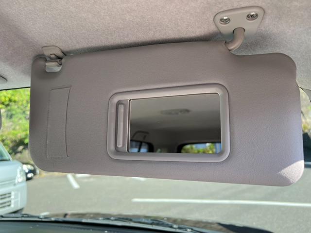 ミラココア ココアX 禁煙車 キーレスキー セキュリティー ダブルエアバック ベンチシート エアコン 安全ボディ インテリキー パワーウインド パワステ ABS付 運転席エアバック CD再生可 ラジオ 電格ミラー(18枚目)