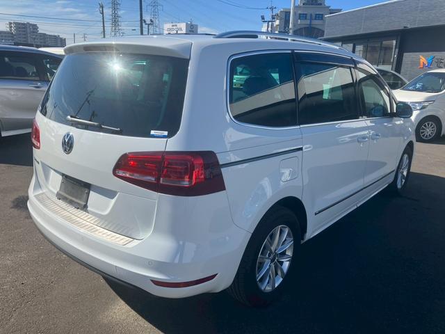 シャラン TSI コンフォートライン 室内ソフトキャンピング仕様(着脱式テーブル・シート背面テーブル加工・24V電源あり)両側電動スライドドア Bカメラ ルーフレール ナビTV ワンオーナー ETC 前後ドラレコ 禁煙車!!(4枚目)