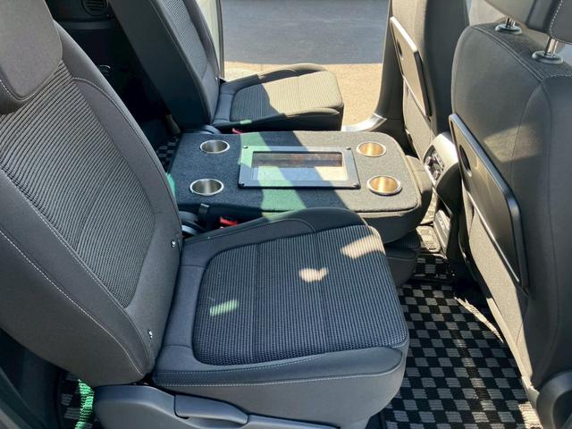 シャラン TSI コンフォートライン 室内ソフトキャンピング仕様(着脱式テーブル・シート背面テーブル加工・24V電源あり)両側電動スライドドア Bカメラ ルーフレール ナビTV ワンオーナー ETC 前後ドラレコ 禁煙車!!(11枚目)