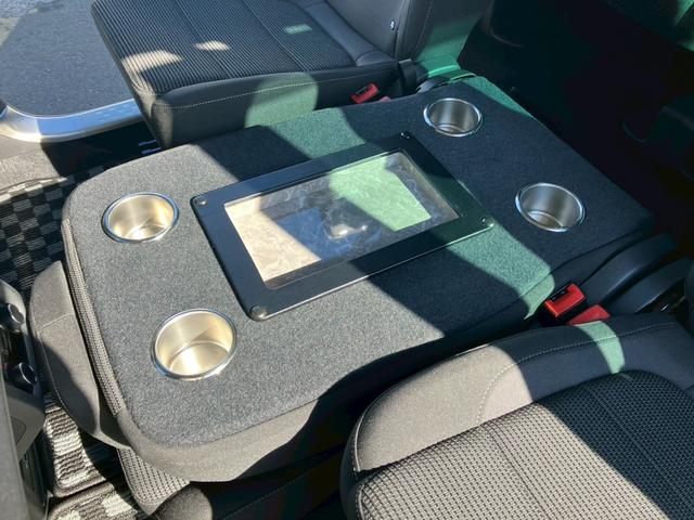 シャラン TSI コンフォートライン 室内ソフトキャンピング仕様(着脱式テーブル・シート背面テーブル加工・24V電源あり)両側電動スライドドア Bカメラ ルーフレール ナビTV ワンオーナー ETC 前後ドラレコ 禁煙車!!(12枚目)