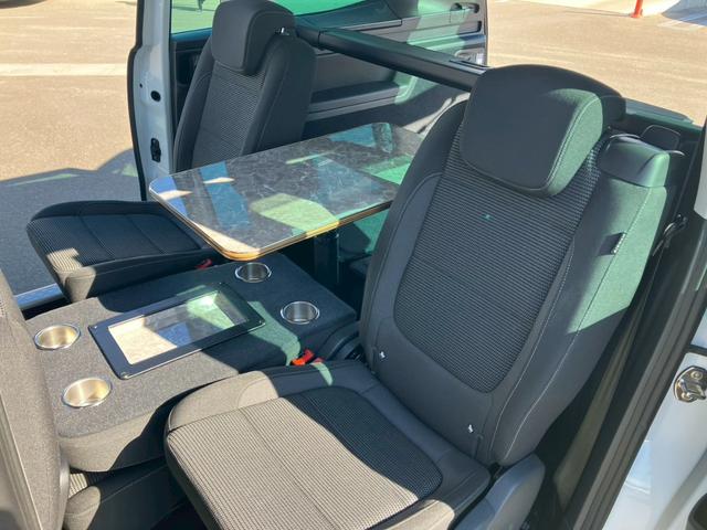 シャラン TSI コンフォートライン 室内ソフトキャンピング仕様(着脱式テーブル・シート背面テーブル加工・24V電源あり)両側電動スライドドア Bカメラ ルーフレール ナビTV ワンオーナー ETC 前後ドラレコ 禁煙車!!(14枚目)